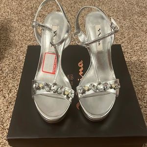 New York Nina Silver Heels